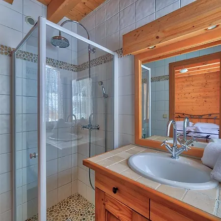 Coralie Chalet